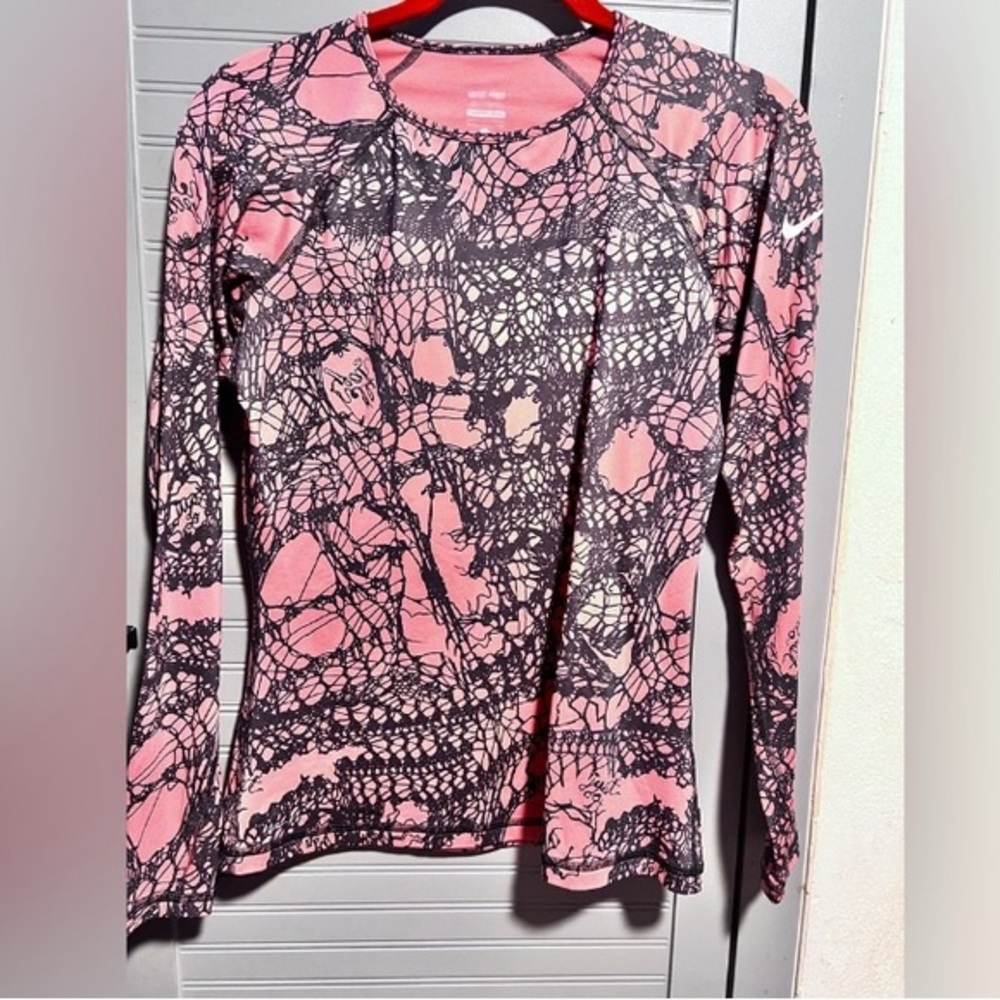 NIKE PRO Hyperwarm Pro Fit Long Sleeve Athletic Shirt Sz. M EUC MSRP: $42.00